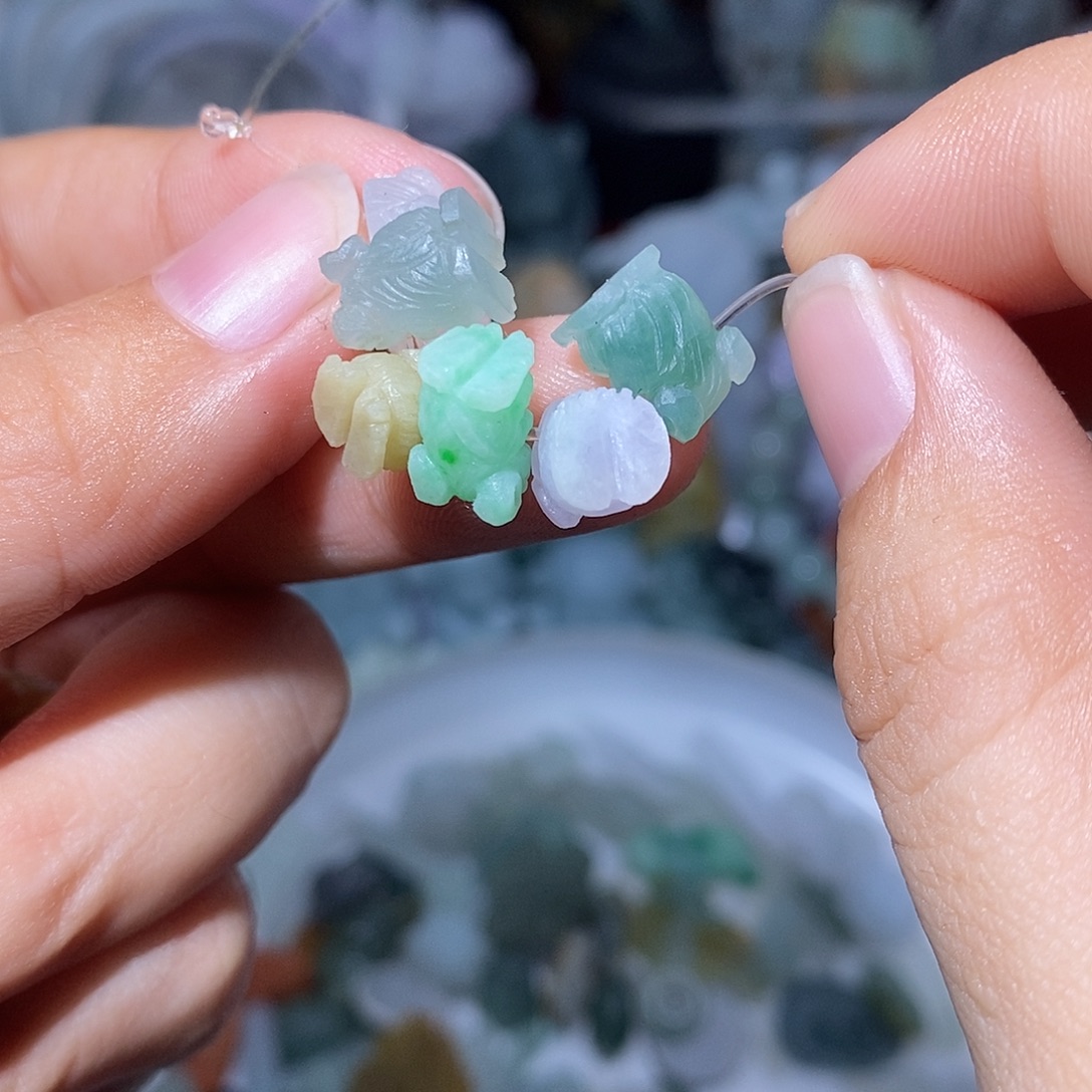 小***狼定制翡翠未镶嵌翡翠