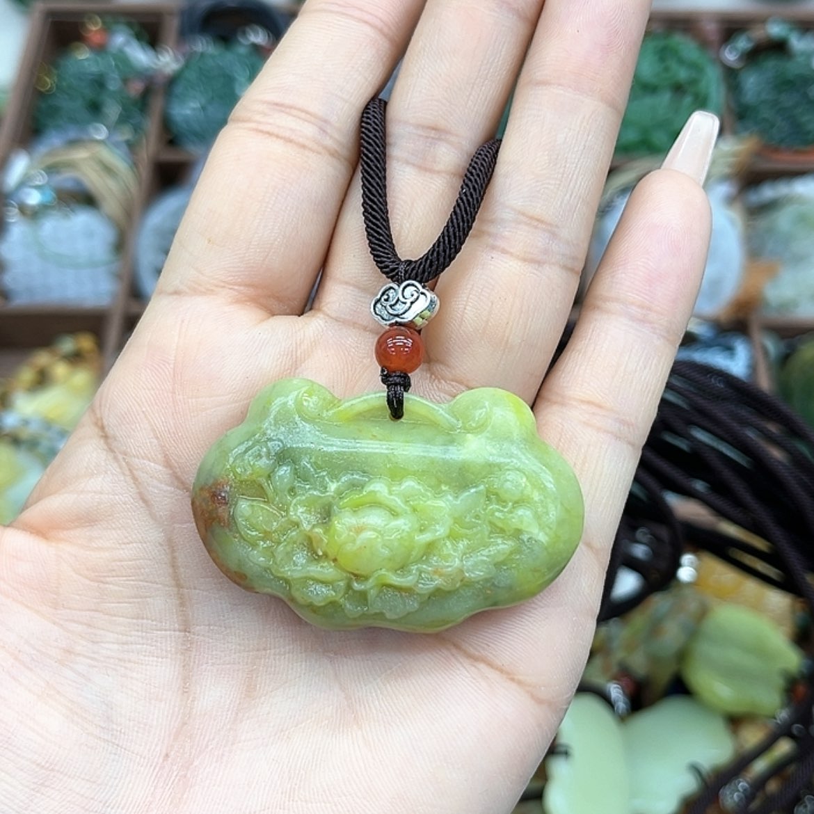 【闪购商品】蛇纹石玉未镶嵌颈饰