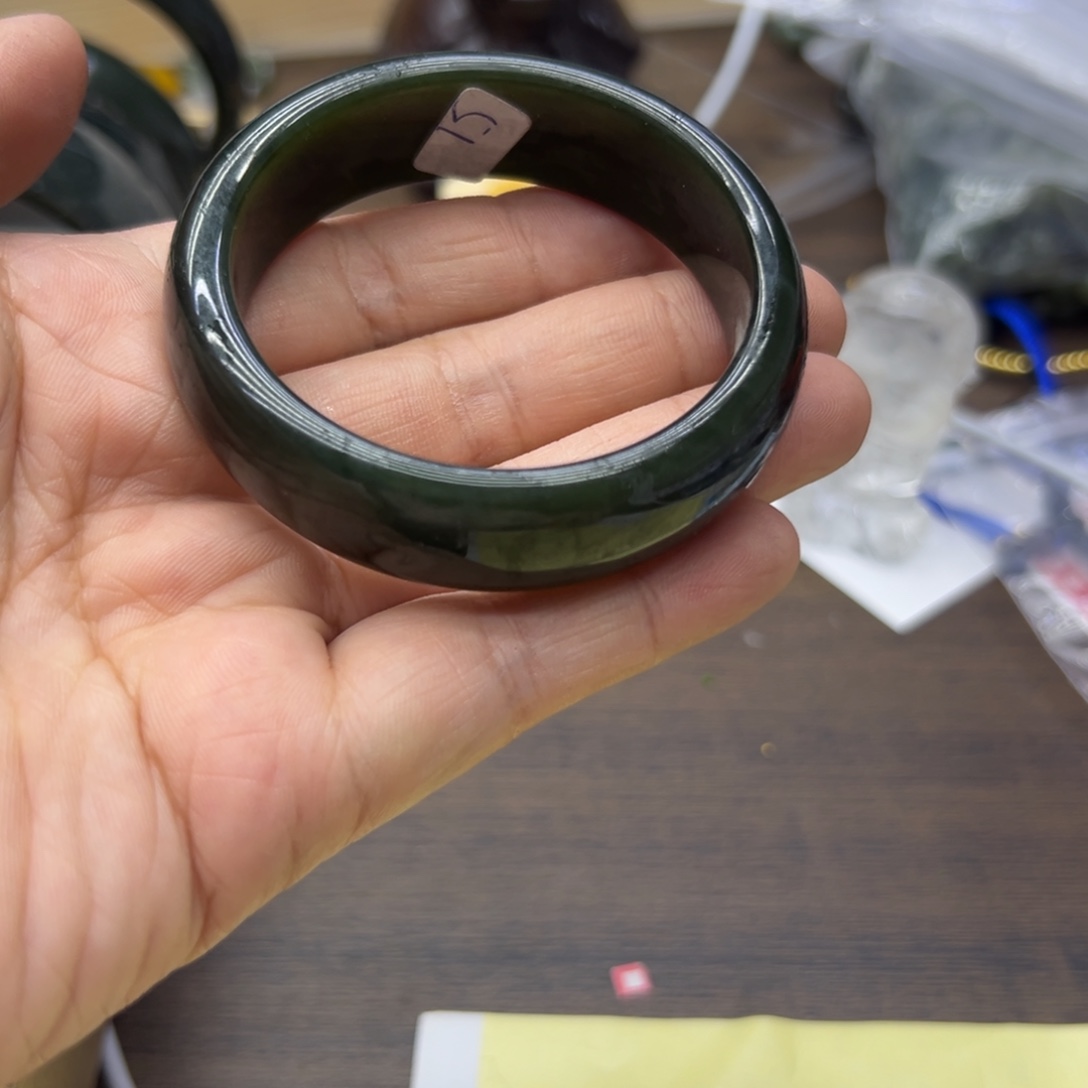 和田玉未镶嵌手镯51.9圈围693