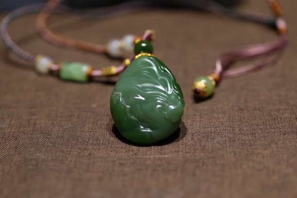 俄罗斯碧玉粉绿挂件