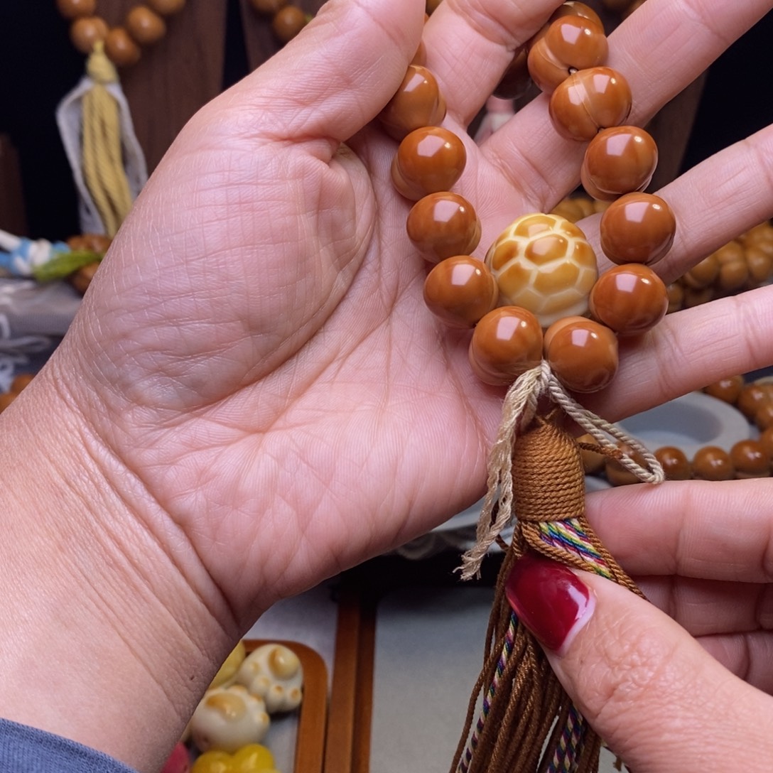 海***萌猴头核桃吊坠16➕屁桃