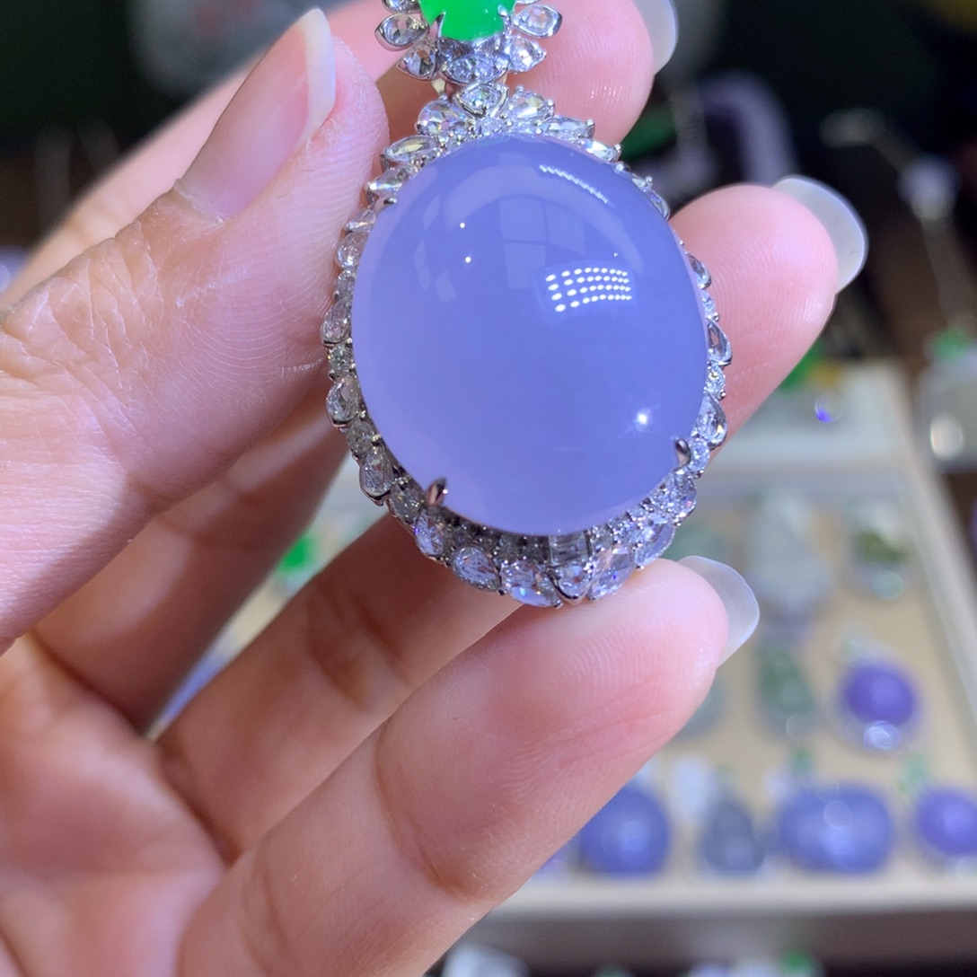 翡翠颈饰18K金镶嵌翡翠