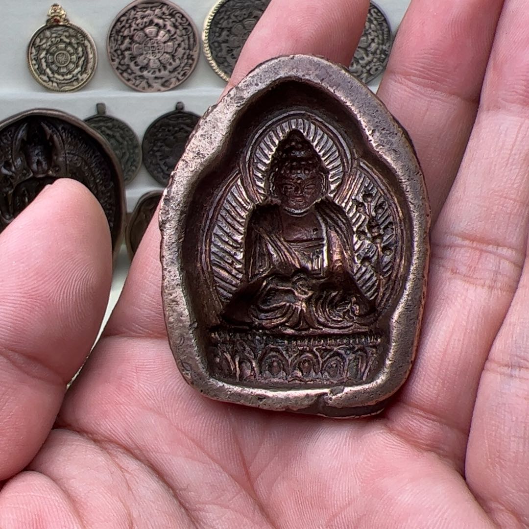 用****9青铜材质，擦模，到代