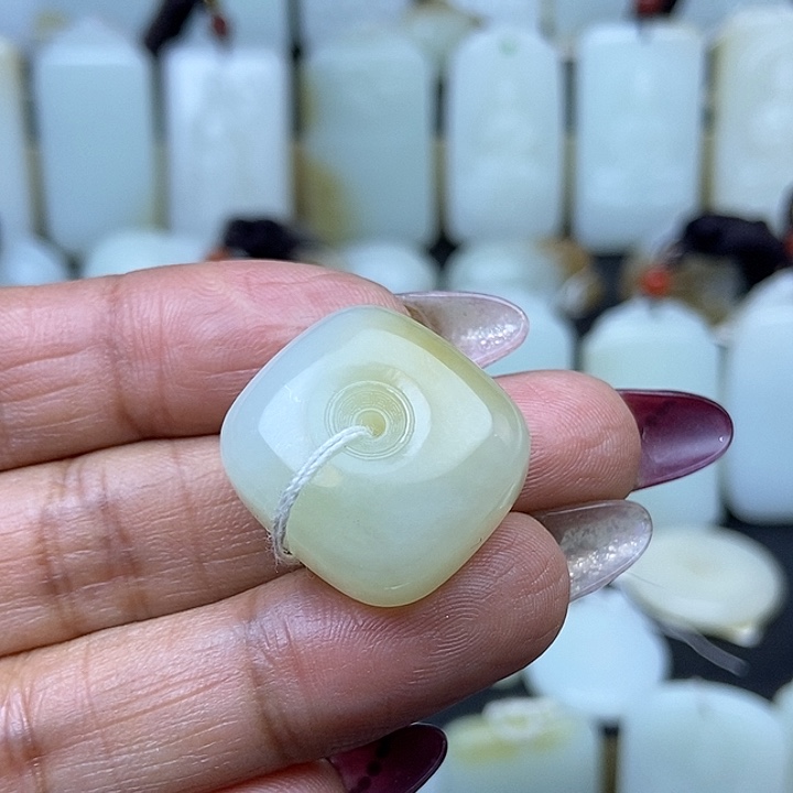 和田玉挂件未镶嵌