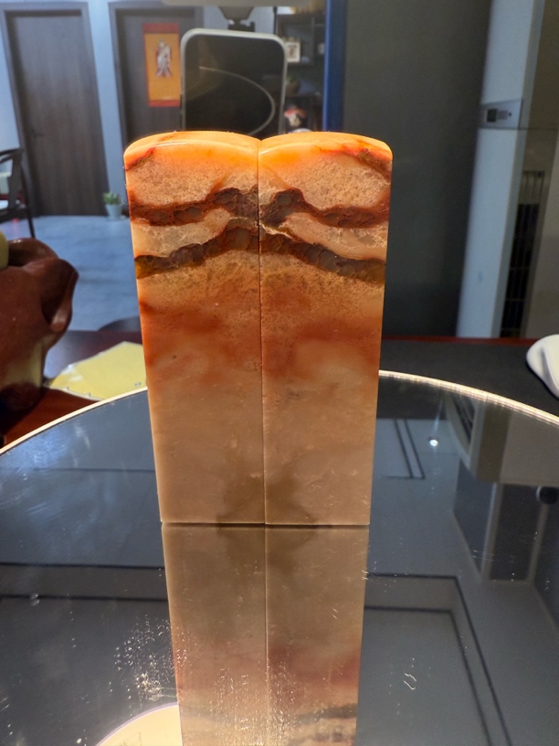 昌化冻石，全软对章，外形漂亮，颜色鲜艳