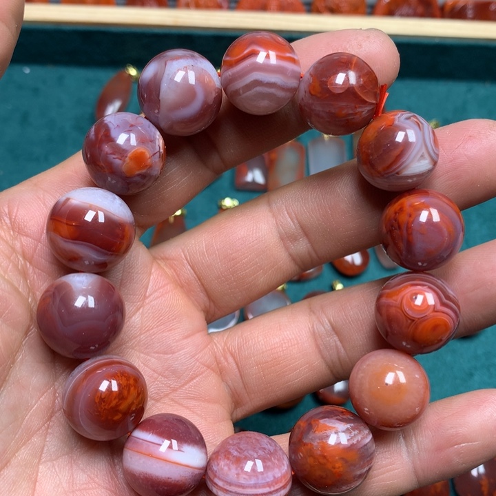 南红玛瑙手串未镶嵌16+m m