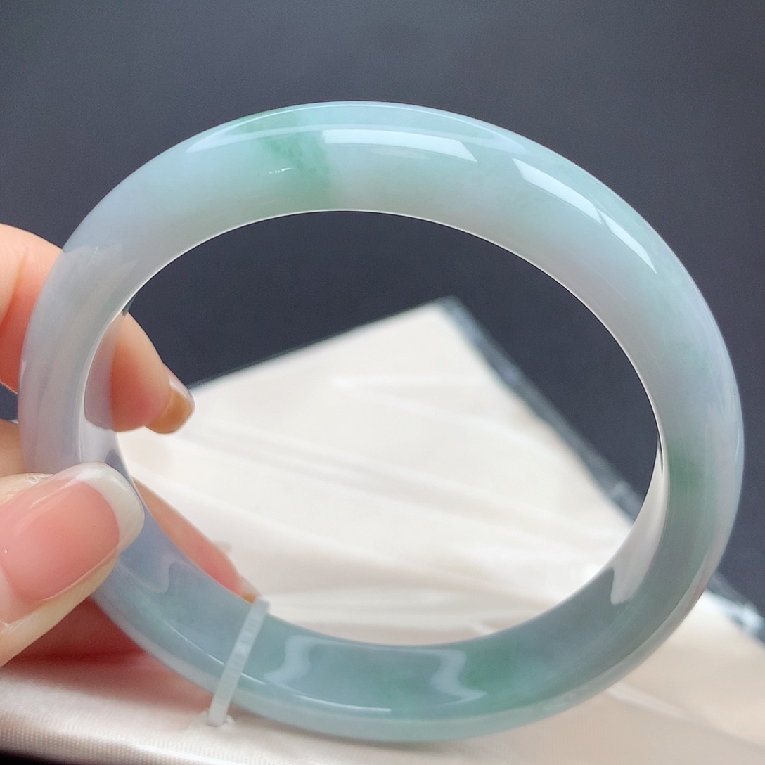 翡翠手镯未镶嵌05n n n n n n n n n