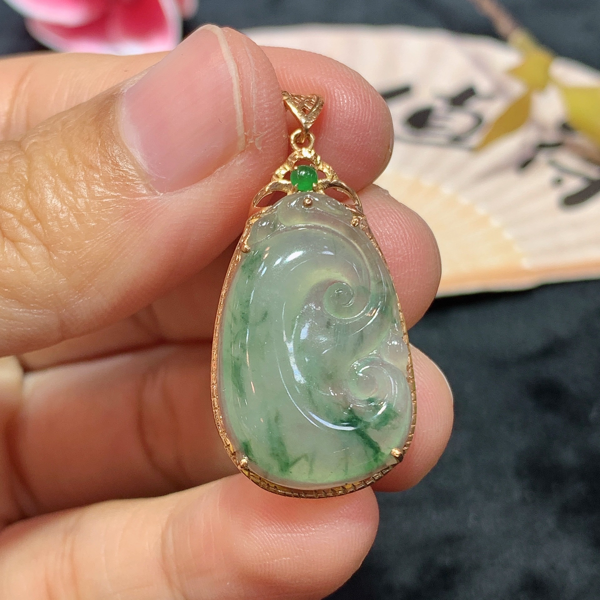 宠粉福利18k金天然A货翡翠飘花如意吊坠轻奢时尚气质经典款