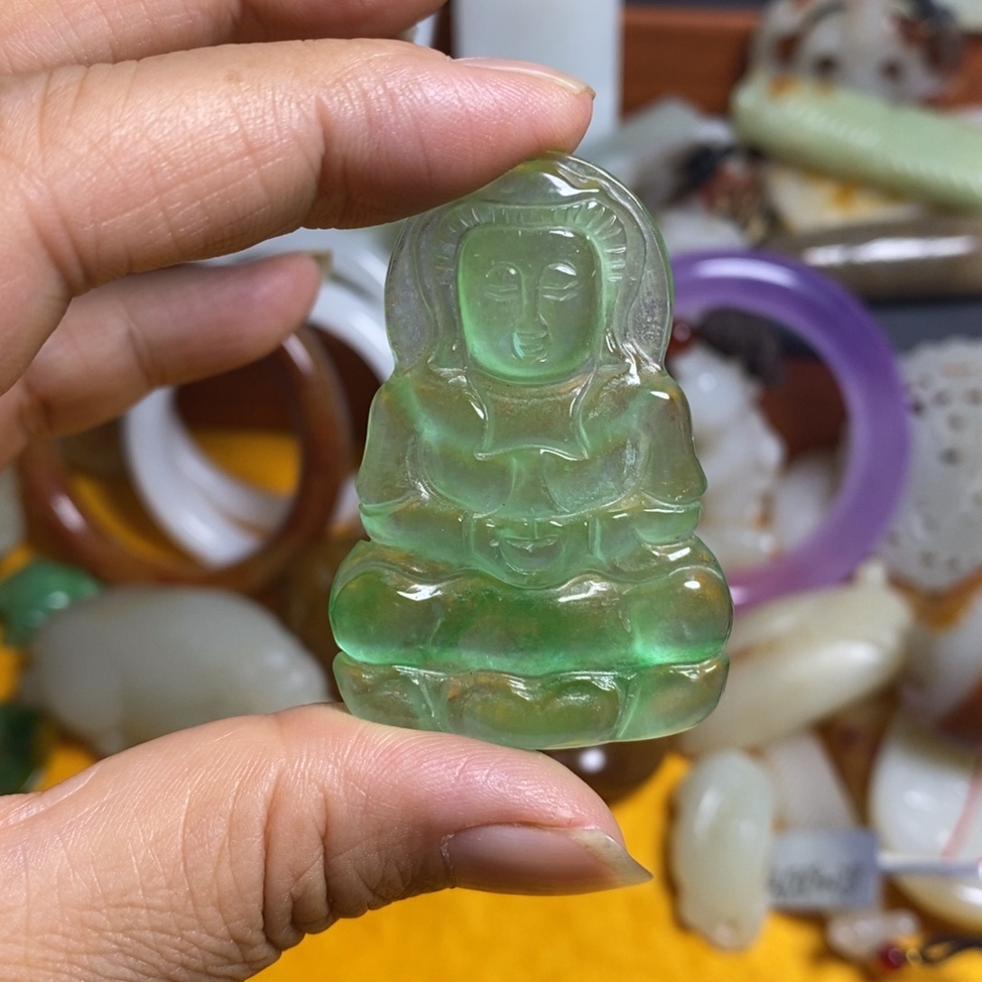 颈饰未镶嵌和田玉（糖玉）