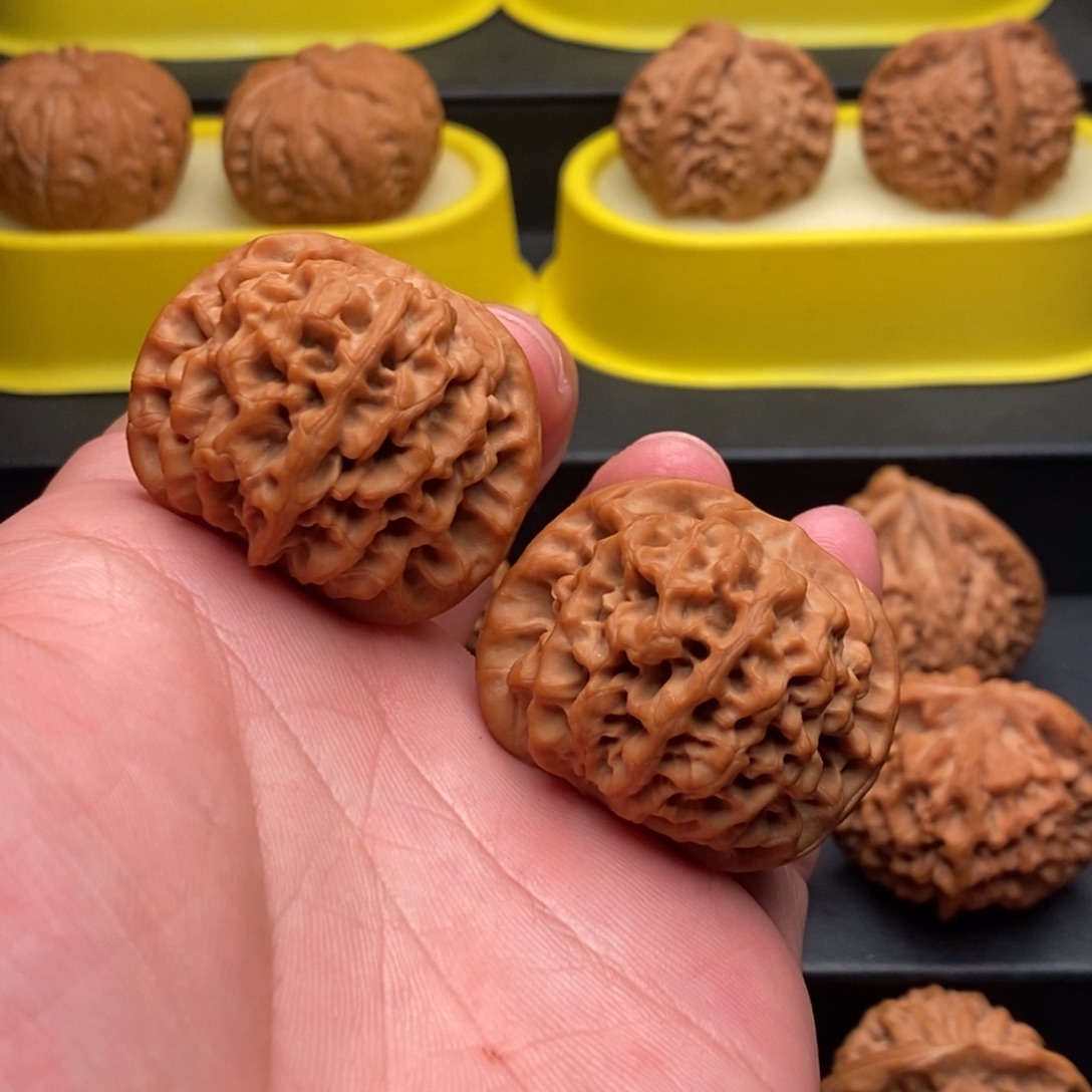 q***点文玩核桃吊坠40秦闷