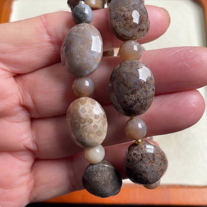 合金珠宝奇石硅化玉珊瑚玉龟背手串¥30两条