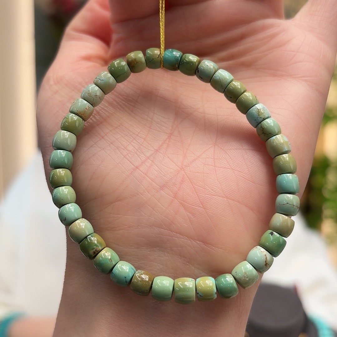 绿松石未镶嵌颈饰