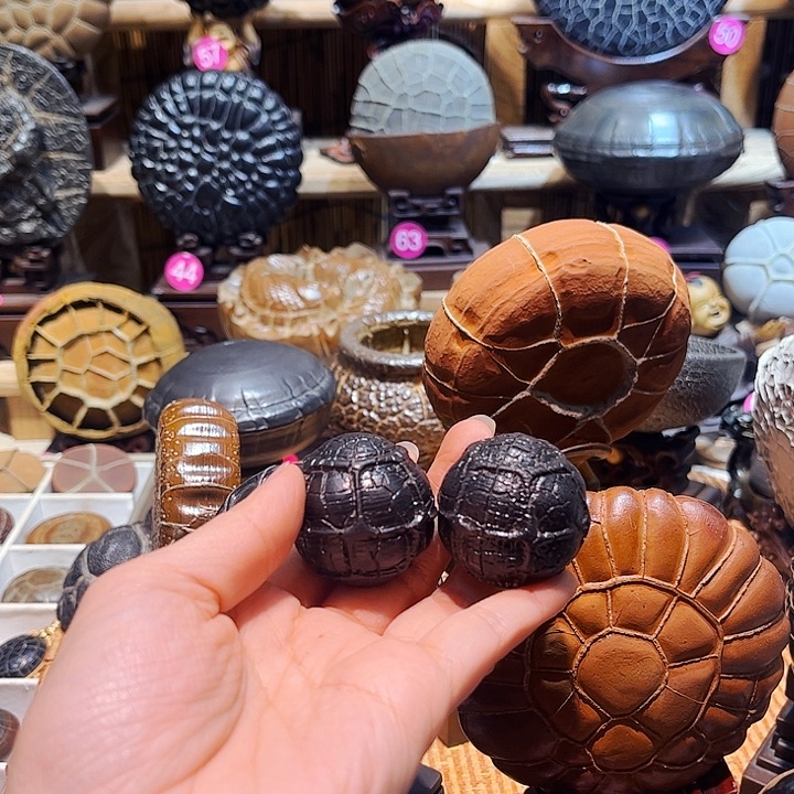 南***溪石材龟纹石小手球手把
