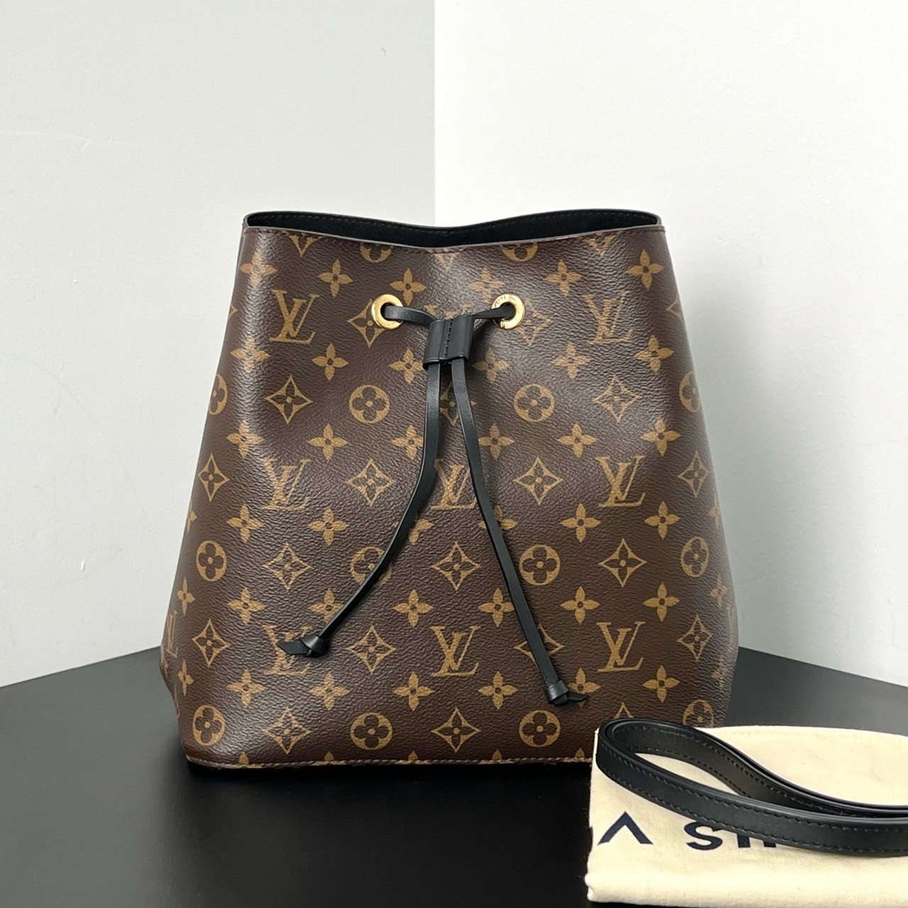 99新 LouisVuitton/路易威登 芯片款Noe老花黑水桶中号 复古低调