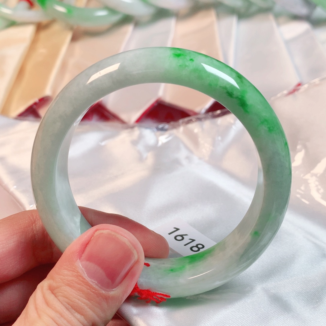 翡翠手镯未镶嵌翡翠手镯1618