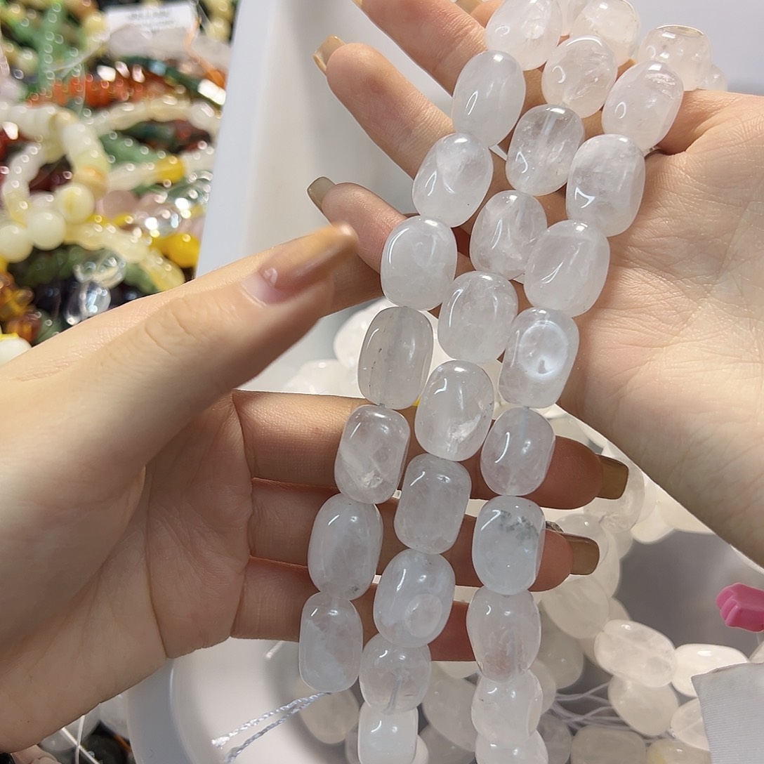 玛瑙/玉髓未镶嵌珠宝半成品天然白水晶大块块一条