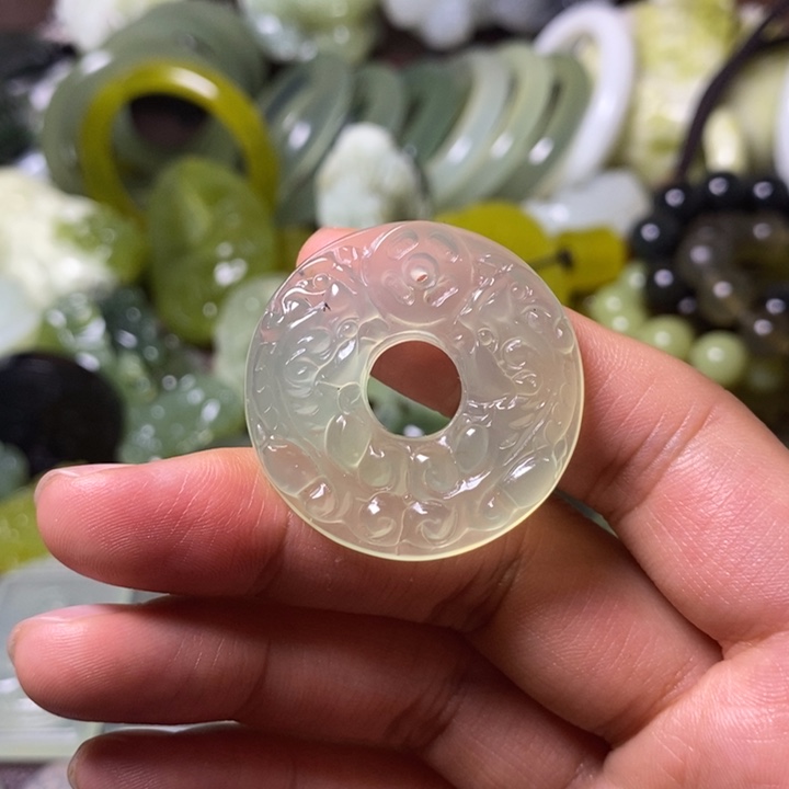 岫玉岫玉颈饰未镶嵌