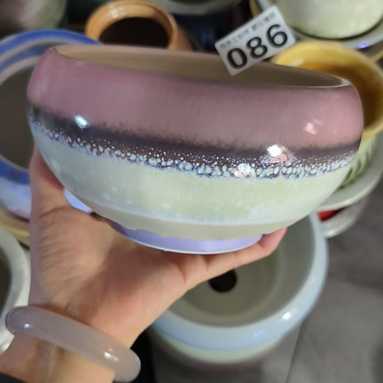 景德镇手工高温陶瓷：内16口高10微瑕釉色不均匀