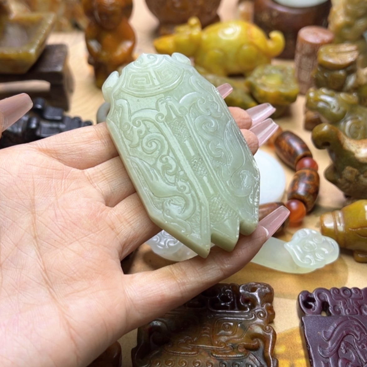 【闪购商品】蛇纹石玉颈饰未镶嵌