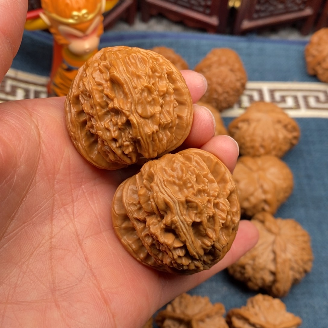 文玩核桃把件39三角白福利