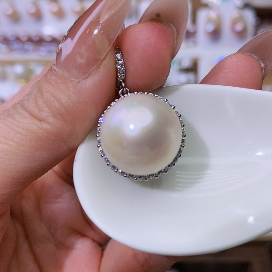 淡水珍珠颈饰合金