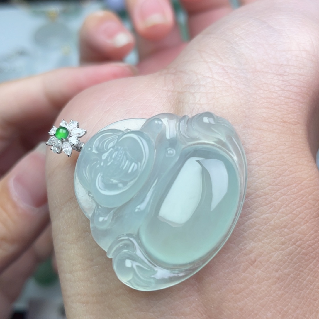 翡翠18K金镶嵌颈饰