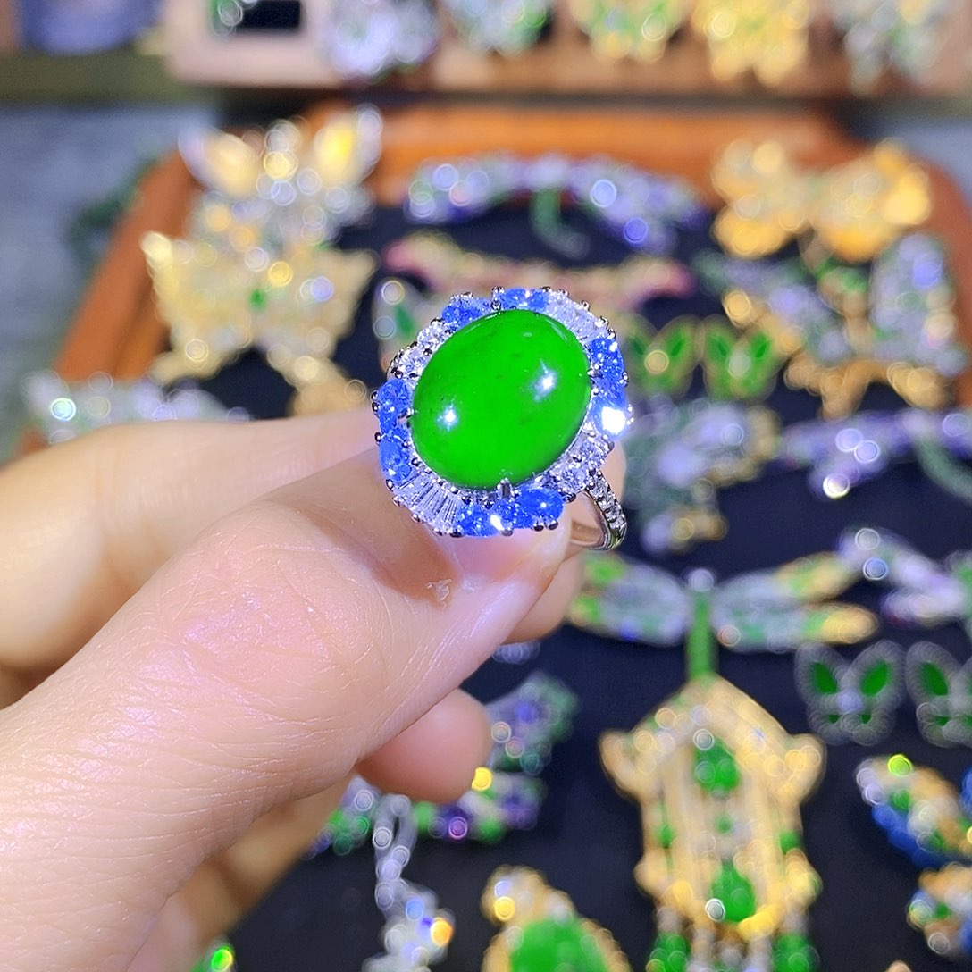 颈饰银S925镶嵌翡翠