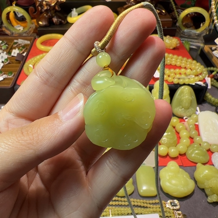 和田玉（黄玉）未镶嵌颈饰