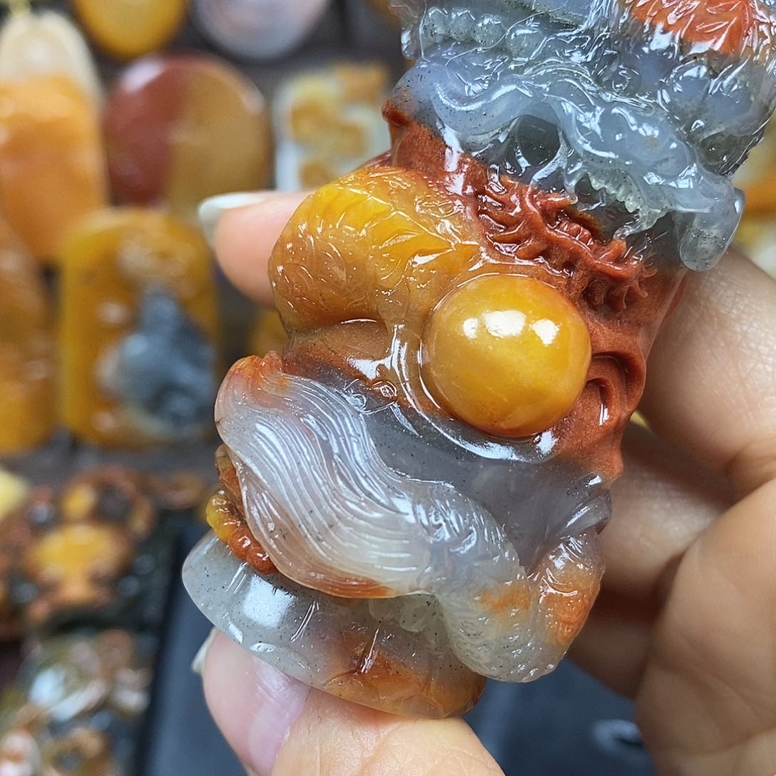 石英质玉（黄龙玉）颈饰未镶嵌