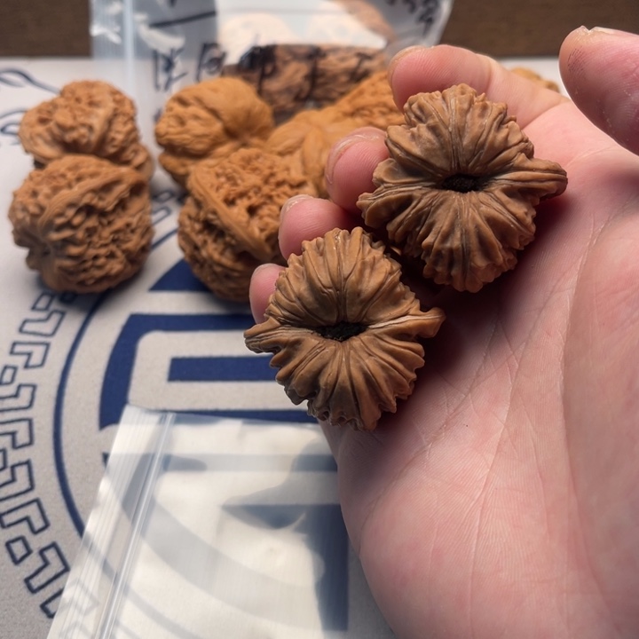 吊坠文玩核桃嘿嘿