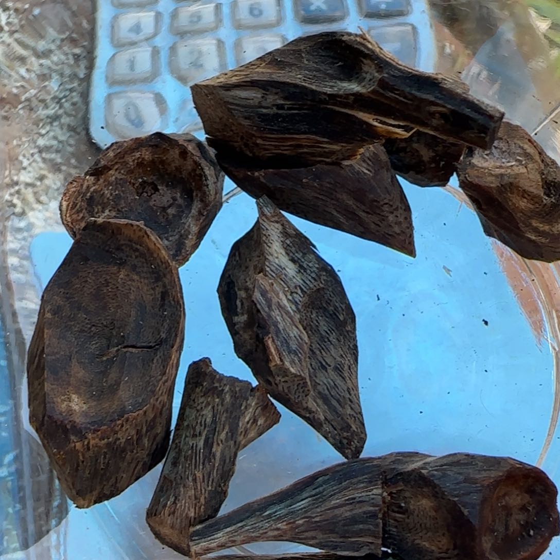 树脂制品奇楠老留疤打包