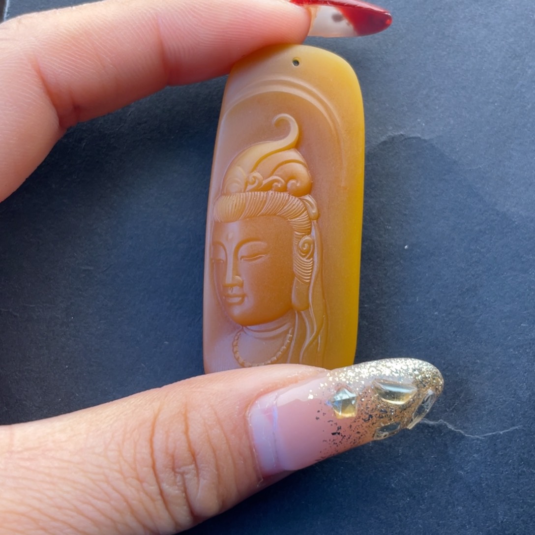 石英质玉黄蜡石挂件未镶嵌一**念