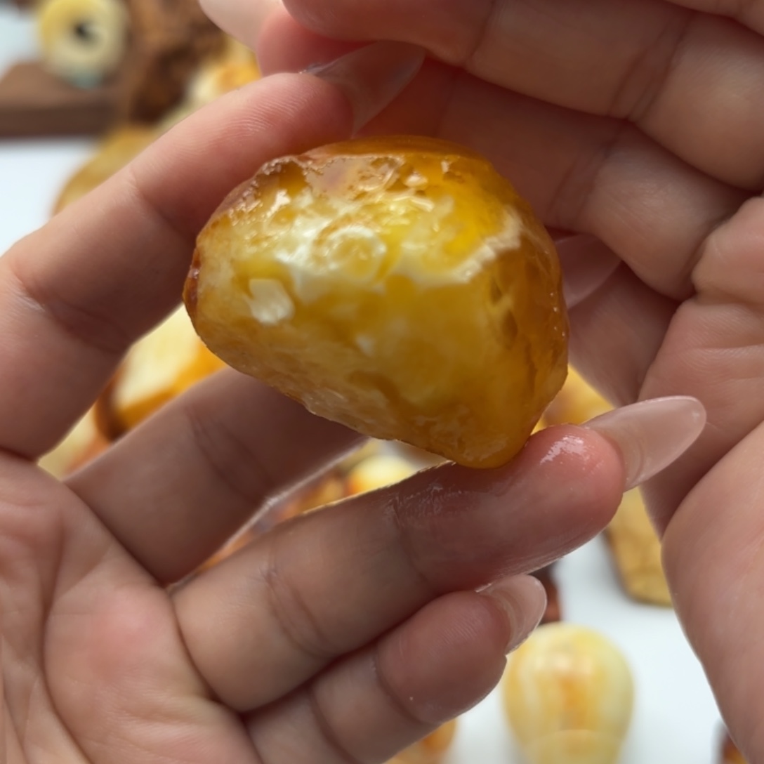 定制琥珀未镶嵌梁*琥珀