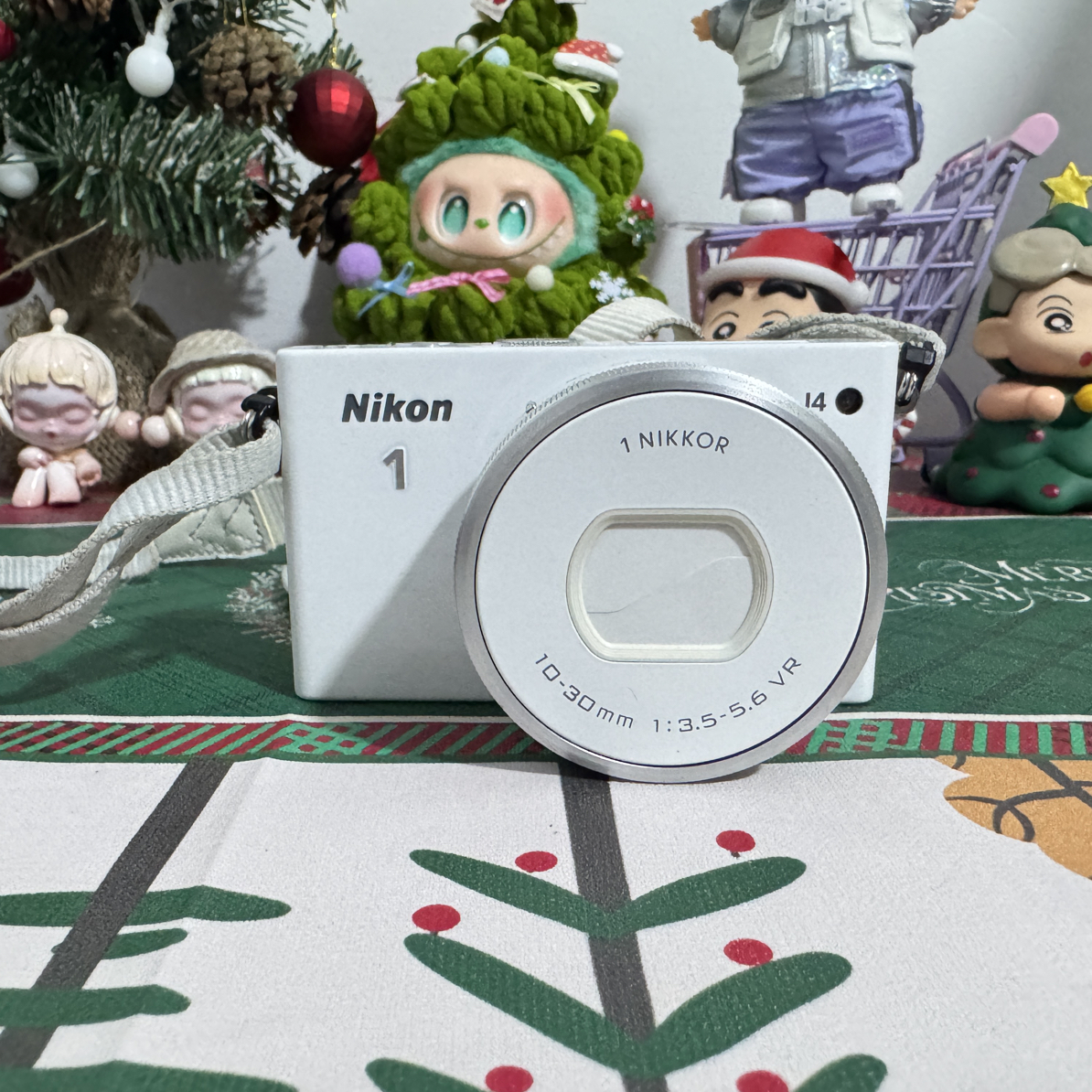 9新 Nikon/尼康 尼康J4 尼康j4，奶白色，配1030mm镜头，