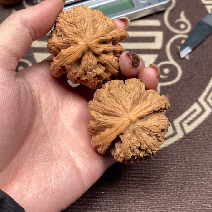文玩核桃吊坠粗筋微修