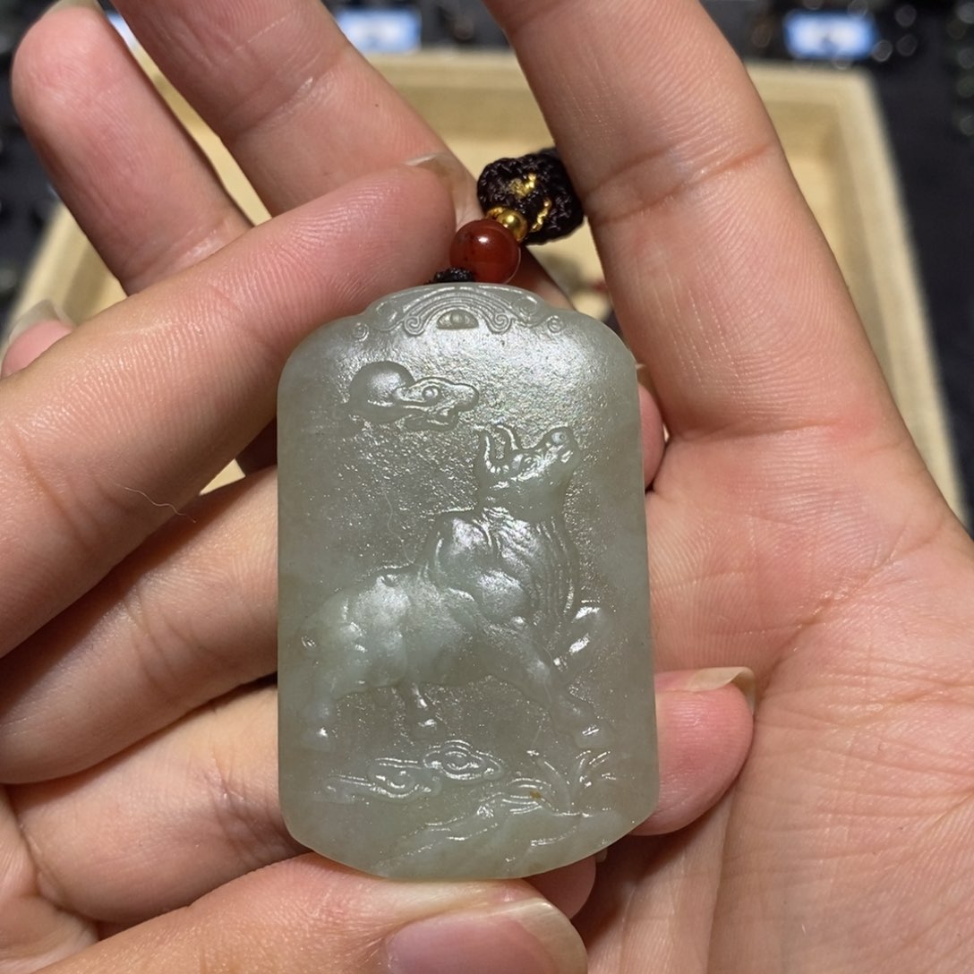 和田玉未镶嵌颈饰小***果