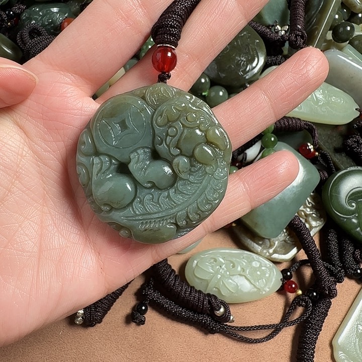 和田玉颈饰未镶嵌