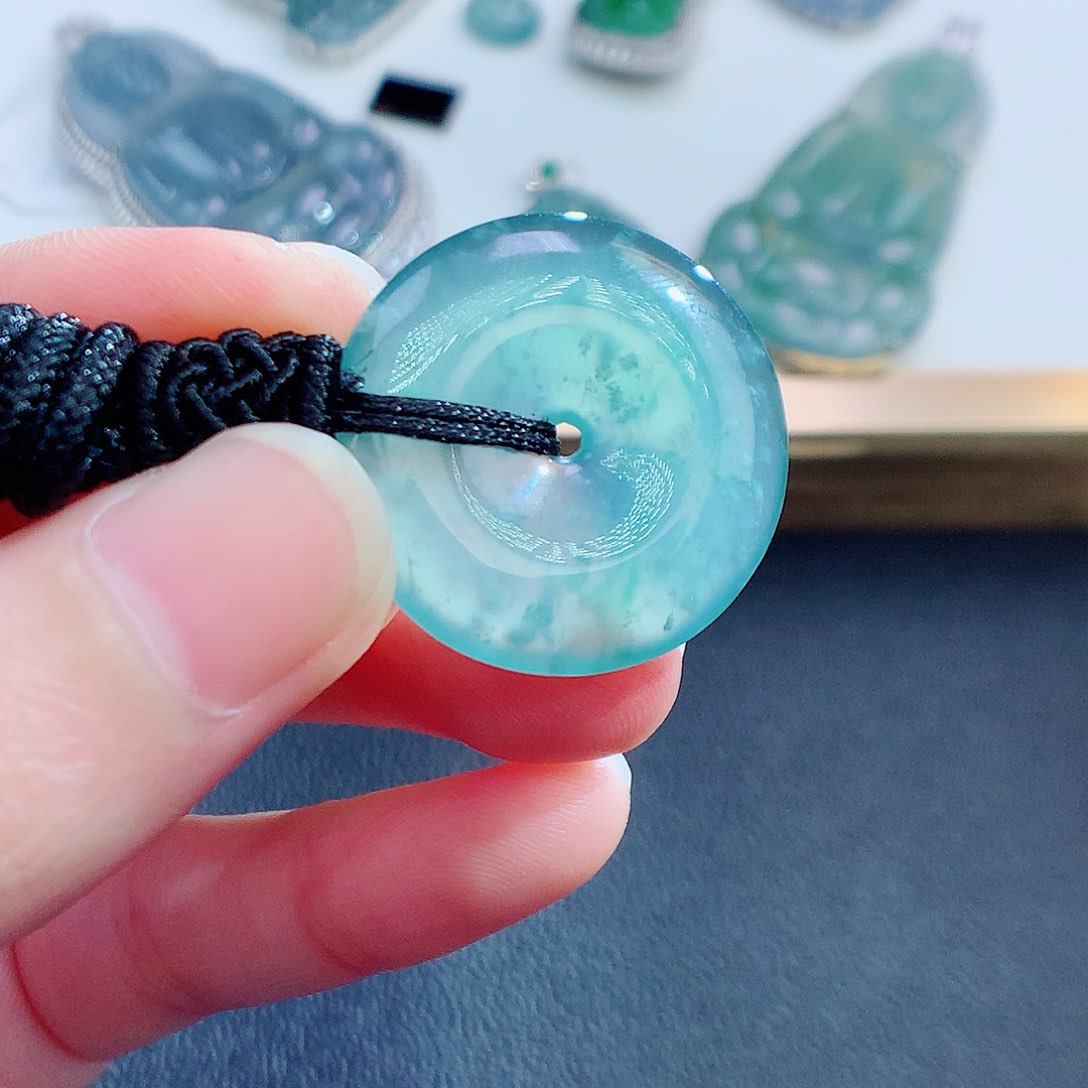 翡翠颈饰未镶嵌翡翠