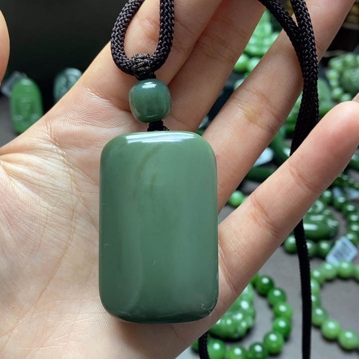 和田玉吊坠未镶嵌