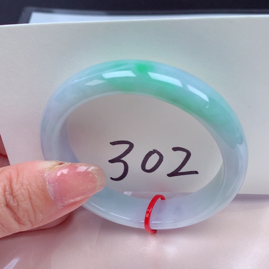 翡翠手镯未镶嵌翡翠