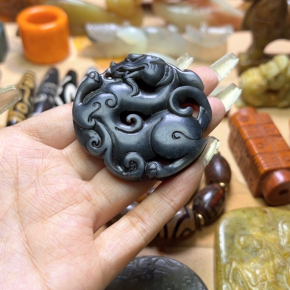 【闪购商品】蛇纹石玉颈饰未镶嵌