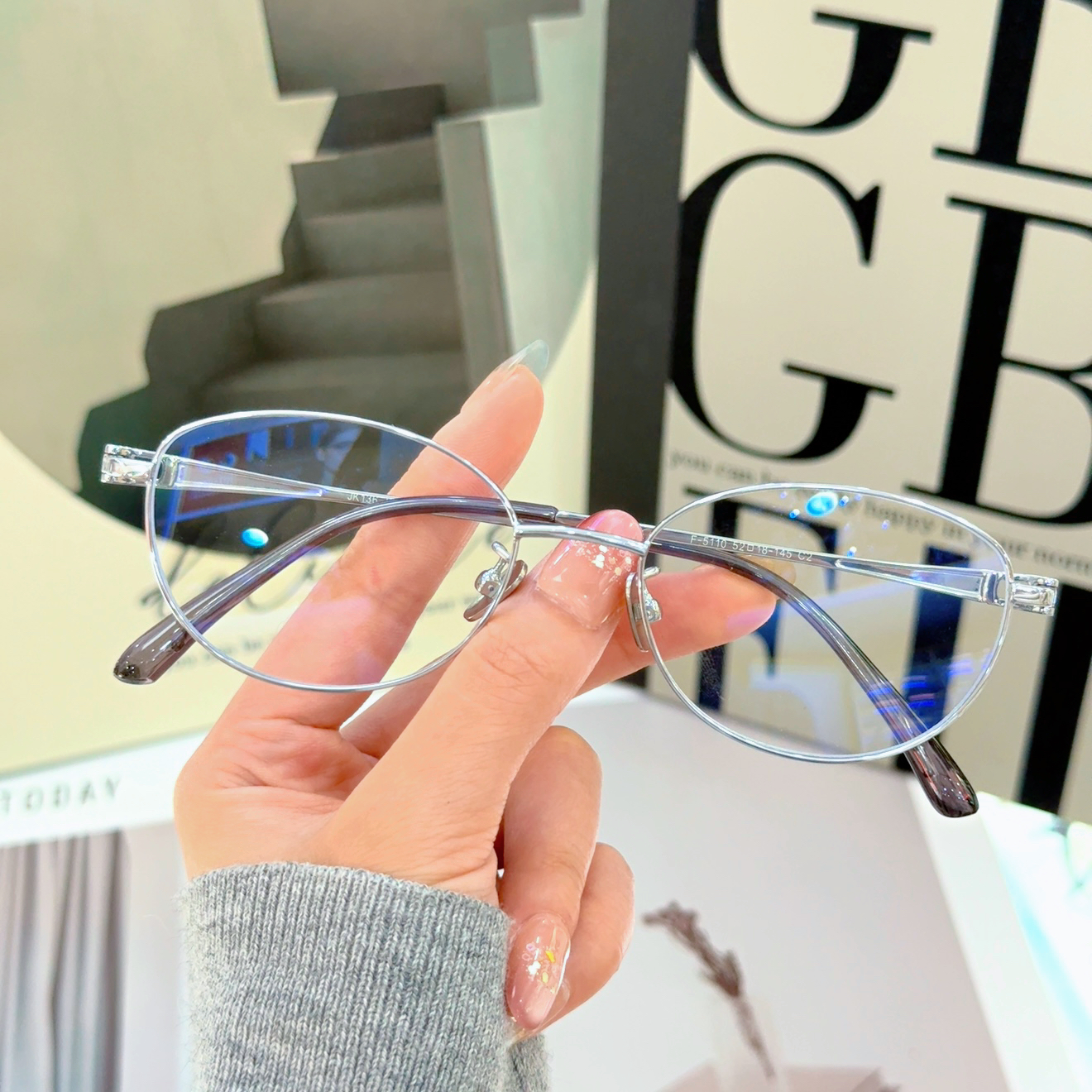 32号日系复古猫眼纯钛斯文气质网红时尚眼镜