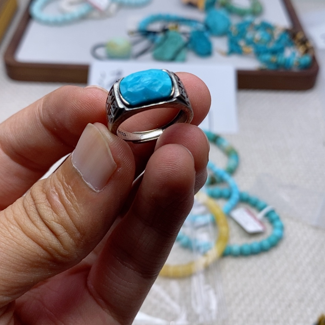 【闪购商品】银S925镶嵌绿松石777Z***r