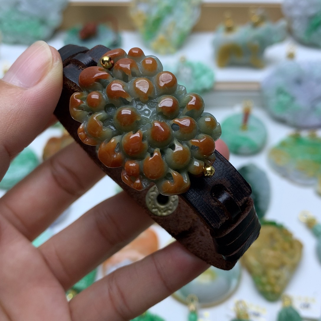 翡翠颈饰未镶嵌翡翠