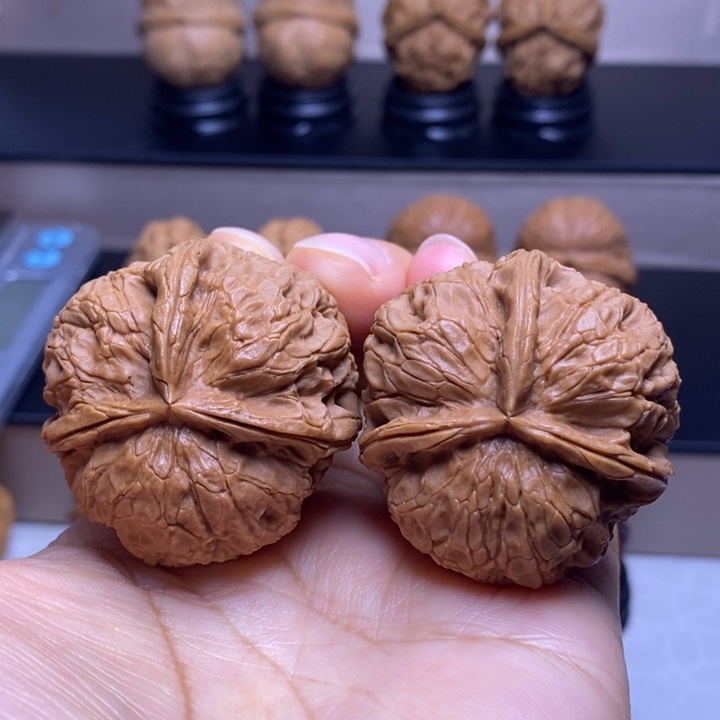 文玩核桃把件浪叠纹三楞72