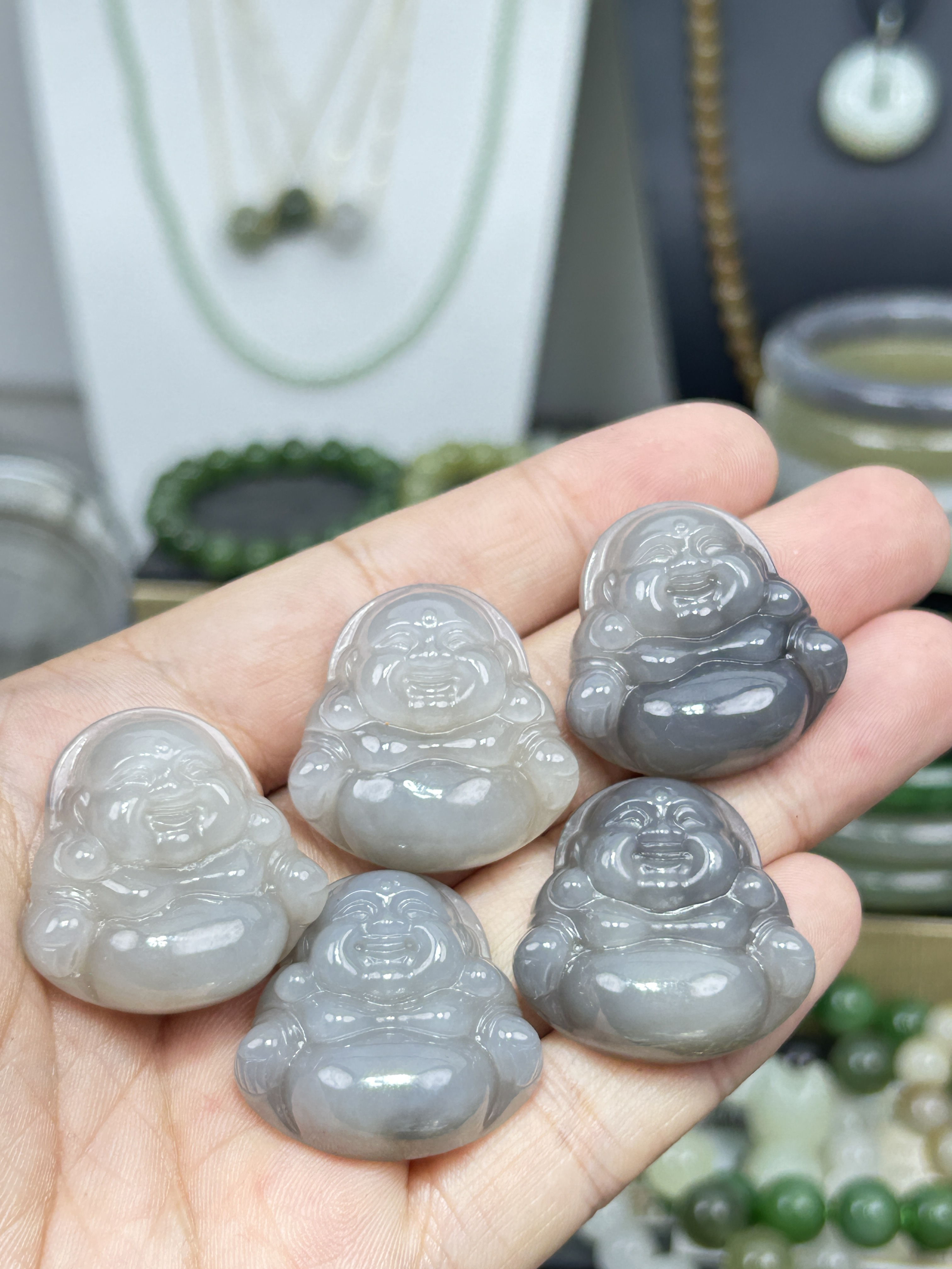 天然和田玉青海野牛沟老矿高冰藕粉烟紫双色佛公吊坠30多样性发1
