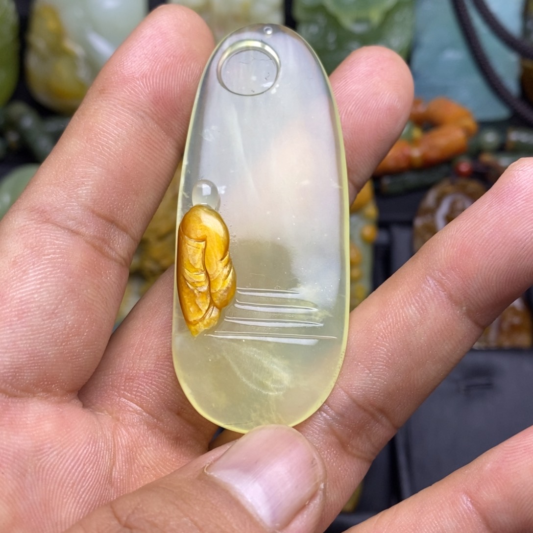 蛇纹石玉颈饰未镶嵌