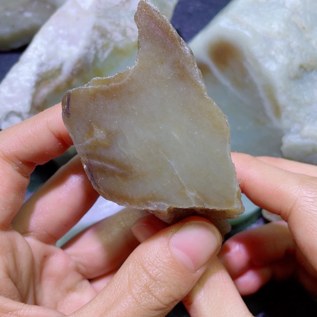 和田玉未镶嵌珠宝半成品