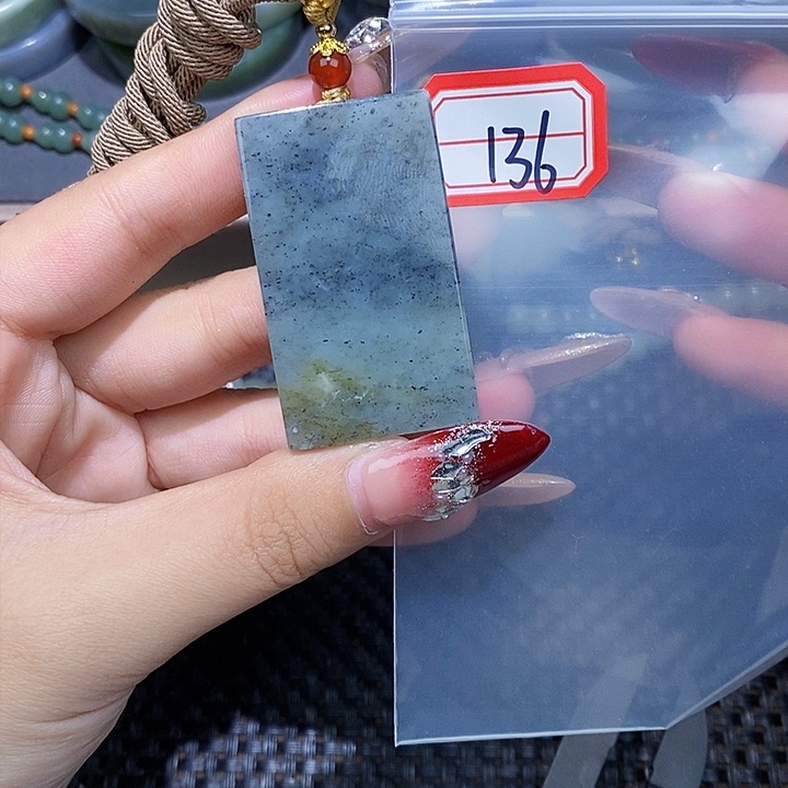 和田玉和田玉边角料随机发未镶嵌