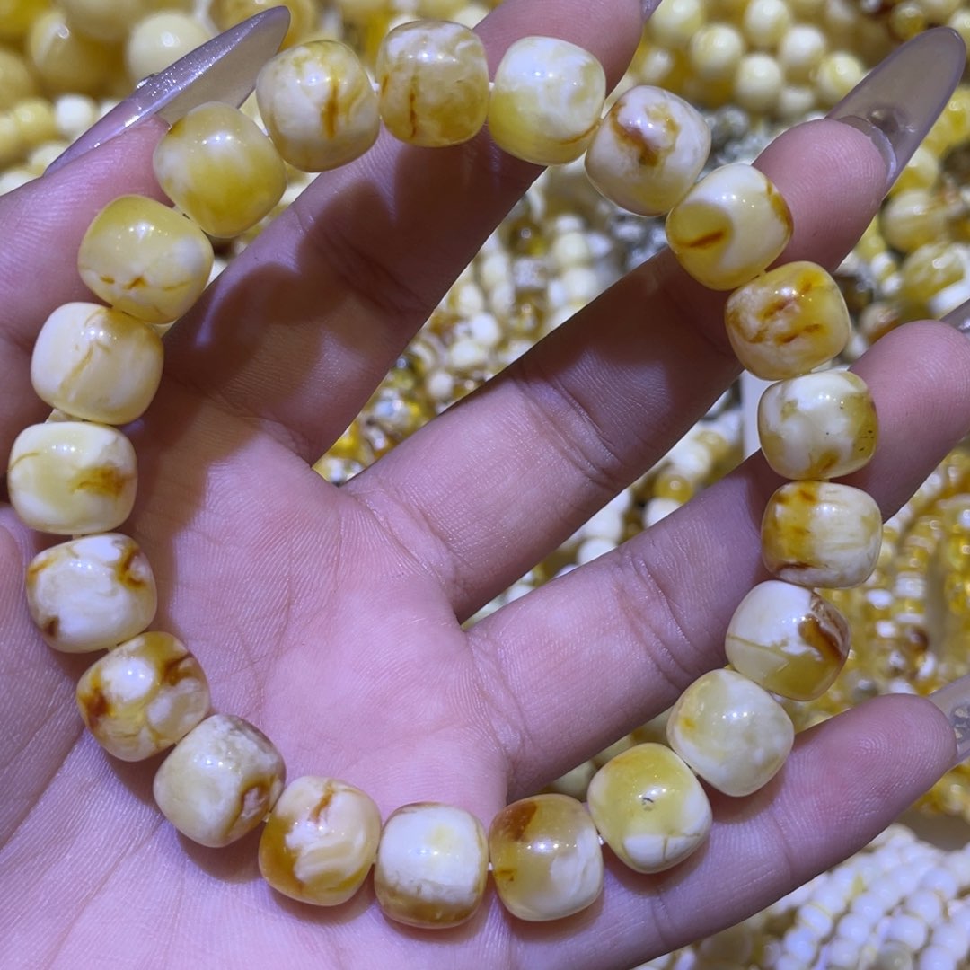 蜜蜡未镶嵌珠宝奇石11m